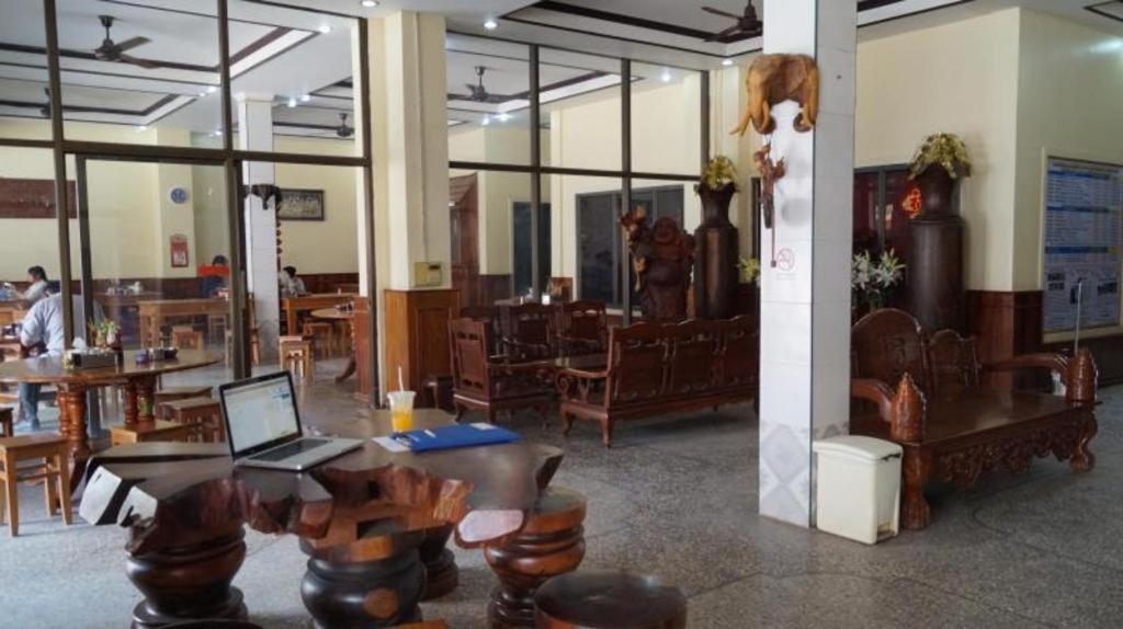 פקסה Lankham Hotel מראה חיצוני תמונה