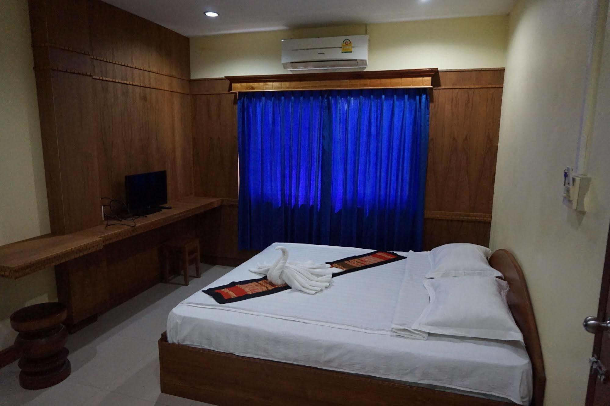 פקסה Lankham Hotel מראה חיצוני תמונה